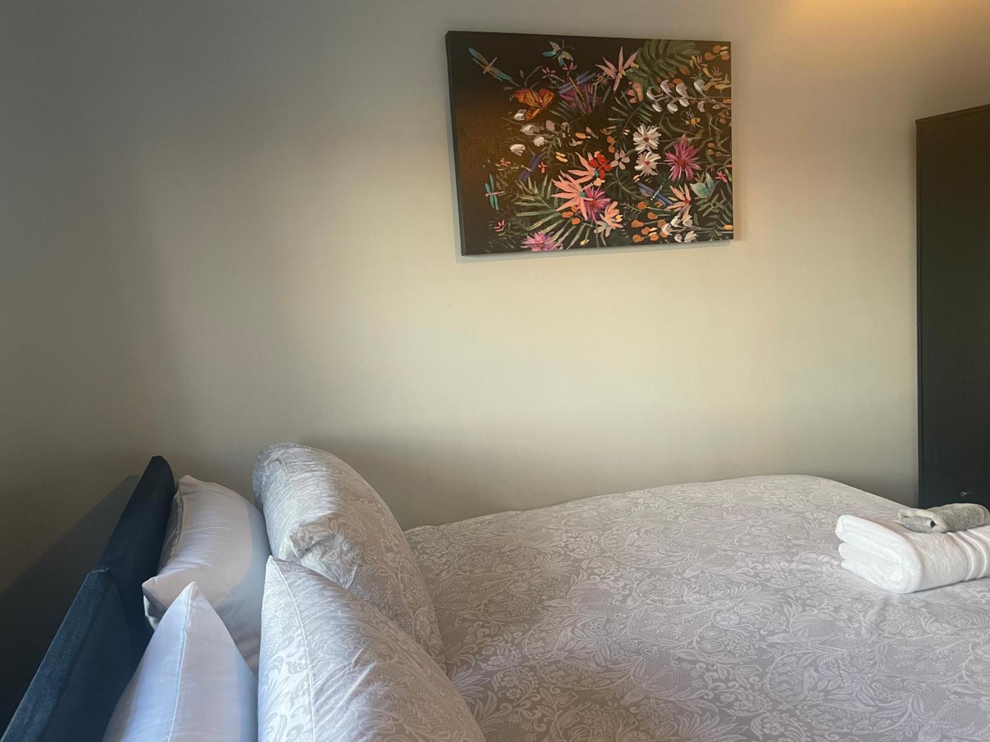Double En-suite With Free Parking Holiday home